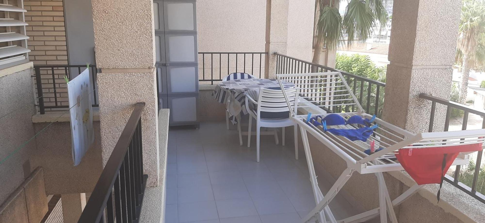 50 m de la plage! Proche du centre ville! Piscine! Vue sur mer et montagnes! Wifi! 2 vélos à disposition! Cambrils Esterno foto