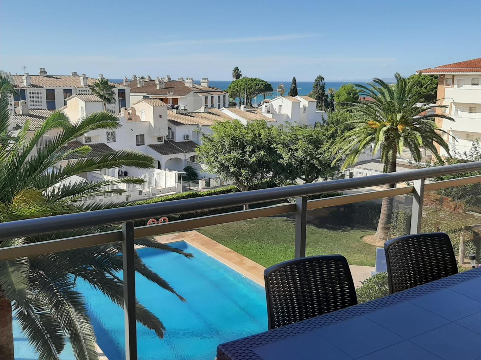 50 m de la plage! Proche du centre ville! Piscine! Vue sur mer et montagnes! Wifi! 2 vélos à disposition! Cambrils Esterno foto