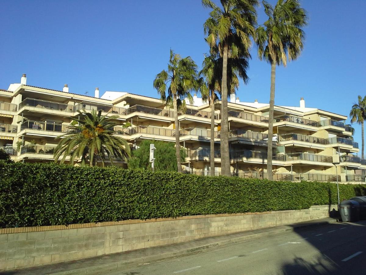 50 m de la plage! Proche du centre ville! Piscine! Vue sur mer et montagnes! Wifi! 2 vélos à disposition! Cambrils Esterno foto
